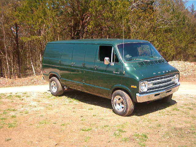 1976-dodge-tradesman-b200-2.jpg