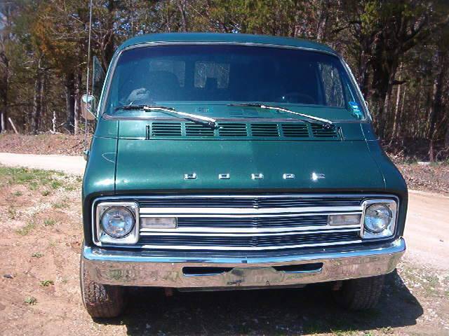 1976-dodge-tradesman-b200-5.jpg