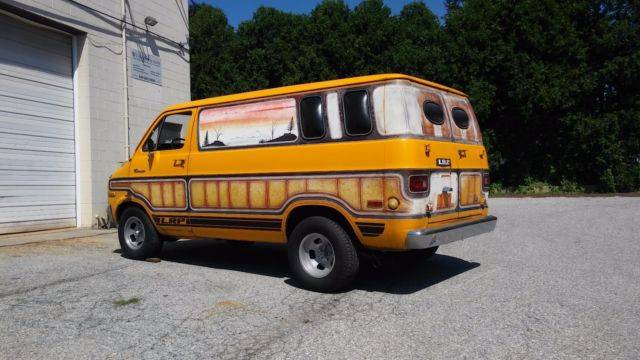 1976-dodge-tradesman-b200-boogie-van-must-see-true-survivor-6.jpg