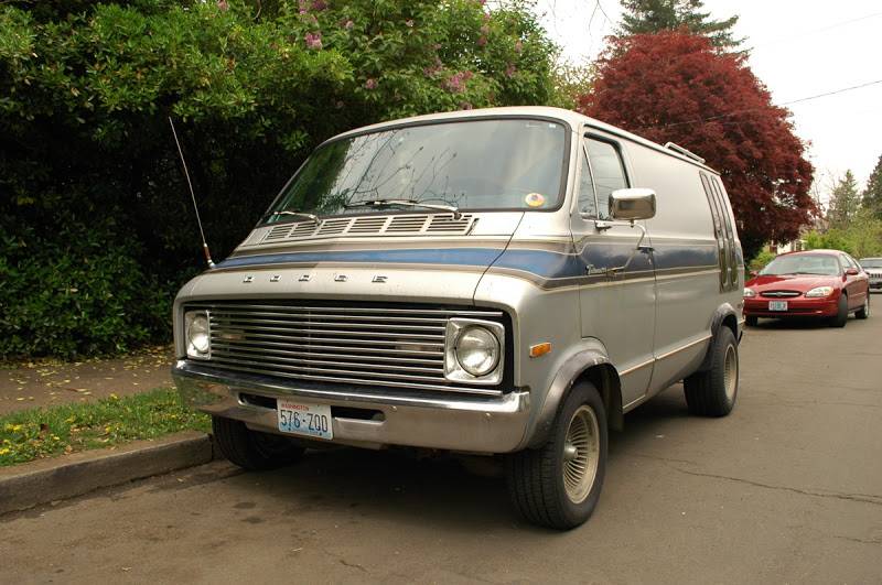 1977%2BDodge%2BTradesman%2B200%2BVan.%2B-%2B1.jpg