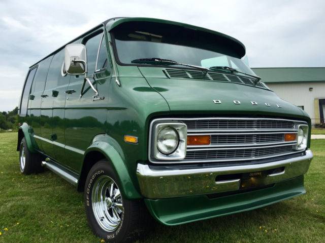 1977-custom-dodge-street-van-tradesman-200-1.jpg