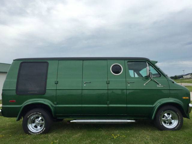 1977-custom-dodge-street-van-tradesman-200-8.jpg