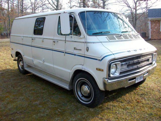 1977-dodge-b200-tradesman-loaded-custom-street-van-318-at-duals-runs-great-83k-3.jpg