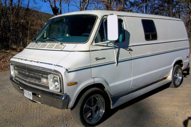 1977-dodge-b200-tradesman-loaded-custom-street-van-318-at-duals-runs-great-83k-3.jpg