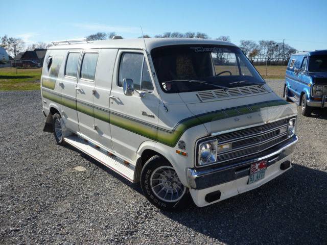 1977-dodge-headrest-conversion-van-by-gerring-1.jpg