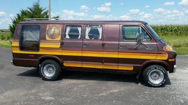 1977-dodge-tradesman-200-maxi-van-shagging-wagon-1.jpg