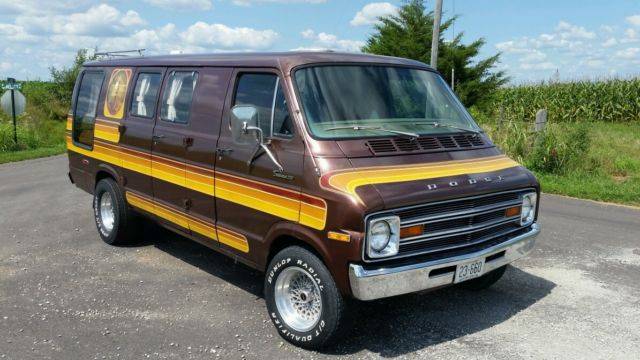 1977-dodge-tradesman-200-maxi-van-shagging-wagon-3.jpg