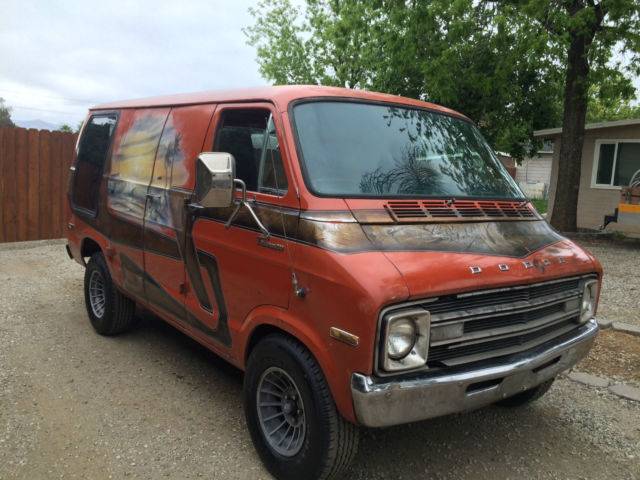 1977-dodge-tradesman-200-shorty-custom-6.jpg