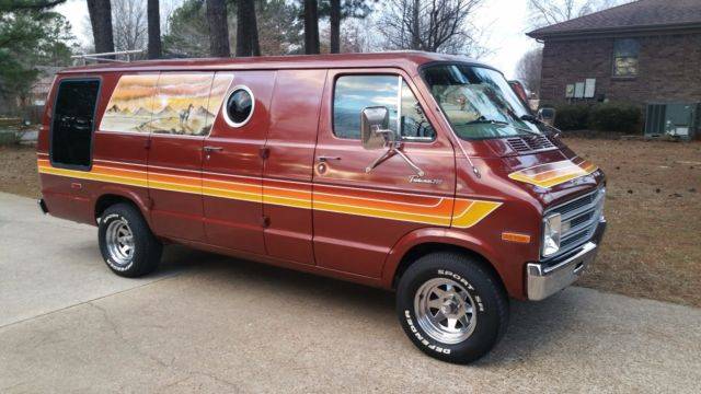 1977-dodge-tradesman-b200-maxi-van-10.jpg