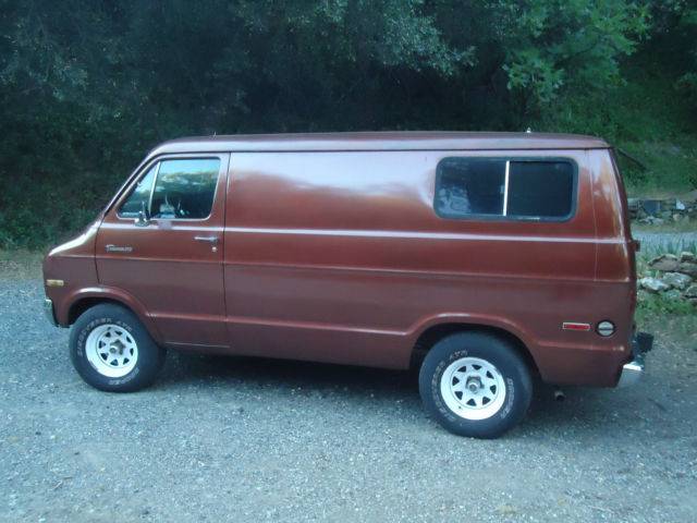 1977-dodge-tradesman-b200-shorty-custom-camper-van-factory-tinted-windows-36-gl-5.jpg