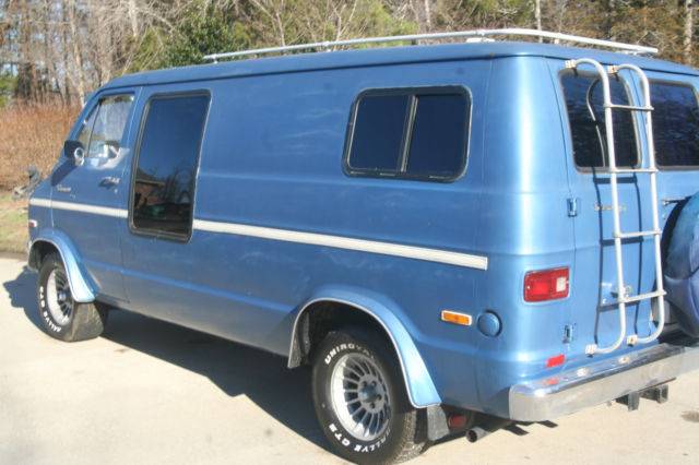 1977-dodge-van-tradesman-200-custom-super-rare-survivor-400-big-block-look-4.jpg