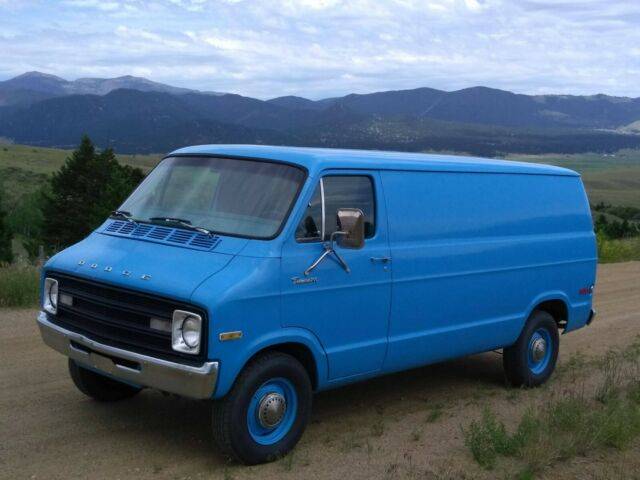 1977-dodge-van-tradesman-b200-1.jpg