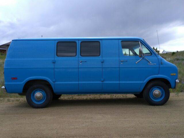 1977-dodge-van-tradesman-b200-11.jpg