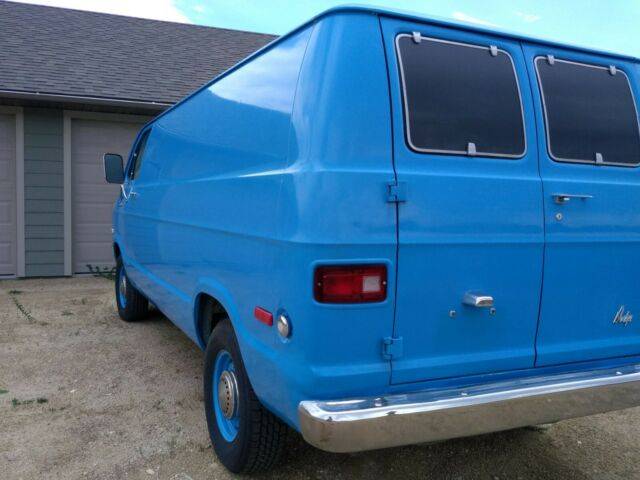 1977-dodge-van-tradesman-b200-5.jpg