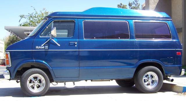 1983_dodge_ram_van-pic-31341-640x480.jpg