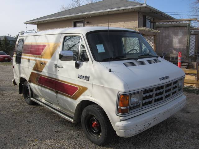 1988_dodge_ram_van-pic-7950927191346927663-640x480.jpg