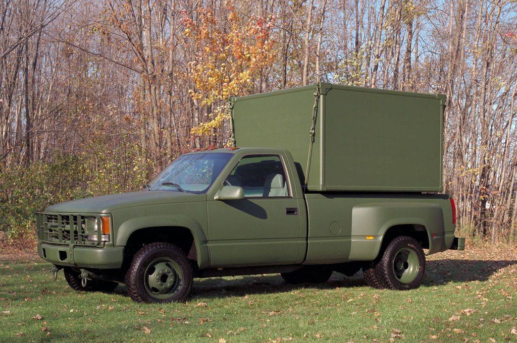 1989-chevrolet-c3500-fleetside-pickup-front.jpg