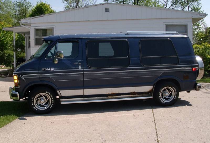 1990-dodge-ram-van-2.jpg