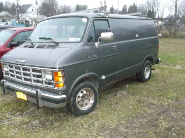 1993-dodge-b-250-34-ton-grey-cube-cargo-van-3.jpg