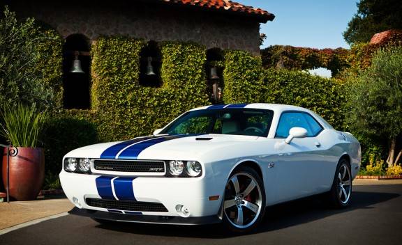 2011_dodge_challenger_srt8_392_2_cd_gallery.jpg