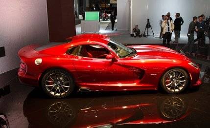 2013-srt-viper-gts-inline-1-photo-451459-s-original.jpg