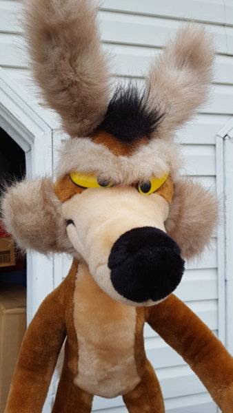 wylie coyote plush