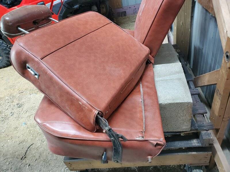 SOLD - 1970 B Body Bench Seat | For B Bodies Only Classic Mopar Forum