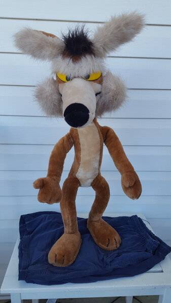 wylie coyote plush