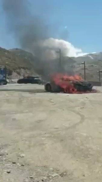 2024-chevy-corvette-e-ray-fails-hot-weather-testing-prototype-burns-to-a-crisp-in-spain_1.jpg