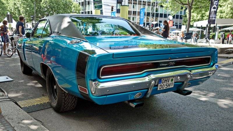 216 '70 Dodge Charger RT.jpg