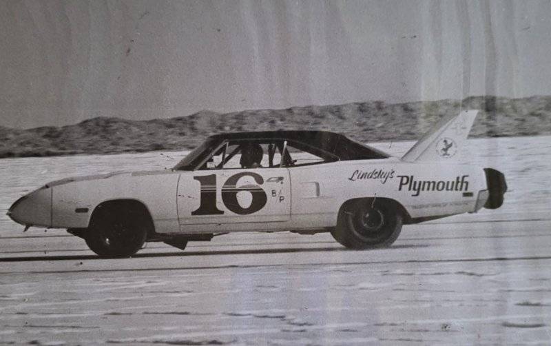 260 Jim Lindsley's Bonneville Record Holding '70 Plymouth Hemi Superbird (2).jpg