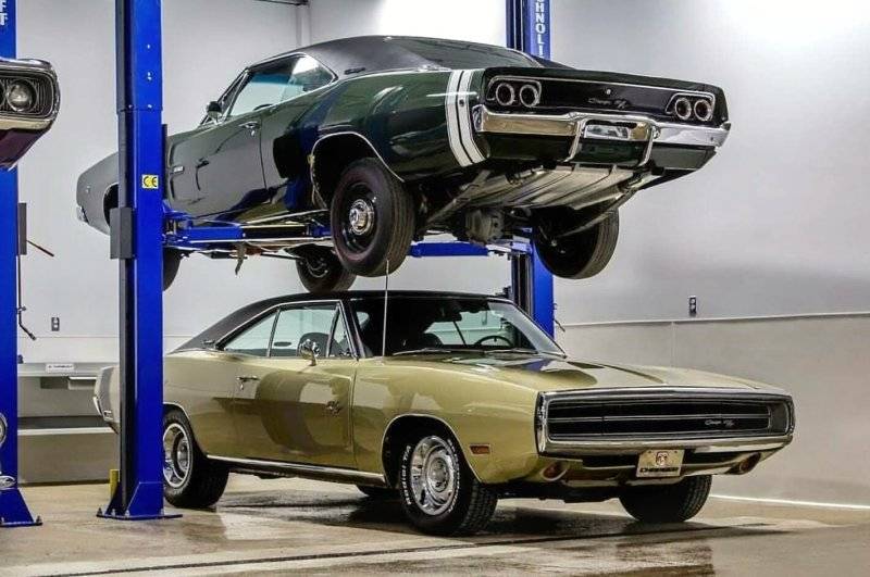 264 '68 Dodge Charger RT.jpg