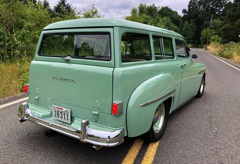 272a 1950 Plymouth Deluxe Suburban.jpg