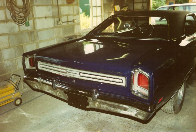 29-6-91 back end back together-vinyl on.jpg