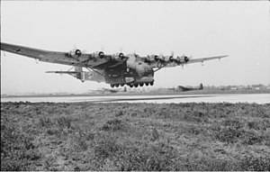 300px-Bundesarchiv_Bild_101I-596-0367-05A,_Flugzeug_Me_323_Gigant.jpg