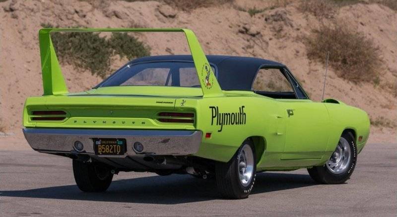 316 '70 Plymouth Road Runner Superbird.jpg