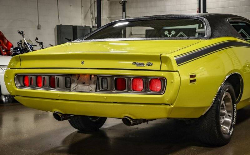 343 Dodge Citron Yella '71 Hemi Charger Super Bee.jpg