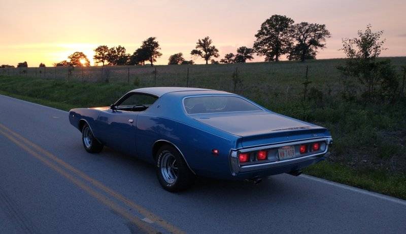 359c '71 Dodge Charger.jpg