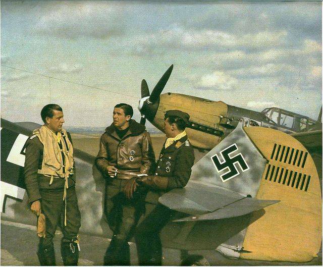 3e1553f467d2a85aee70382e8b286879--fighter-aircraft-luftwaffe.jpg