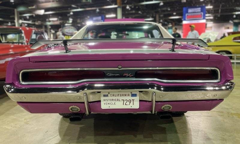 400 '70 Dodge Charger RT SE.jpg