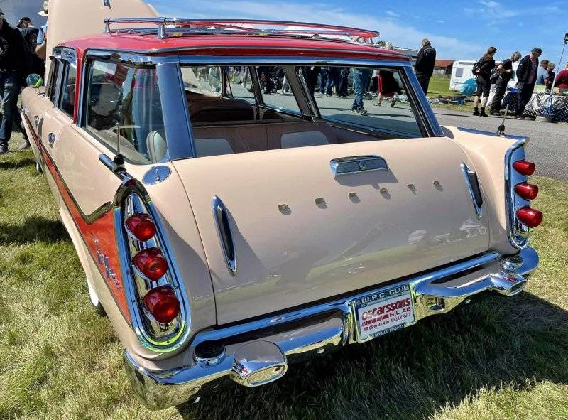 438d 1958 DeSoto Fireflite Explorer.jpg