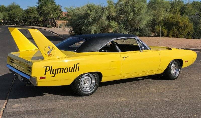 460y '70 Plymouth Road Runner Superbird.jpg