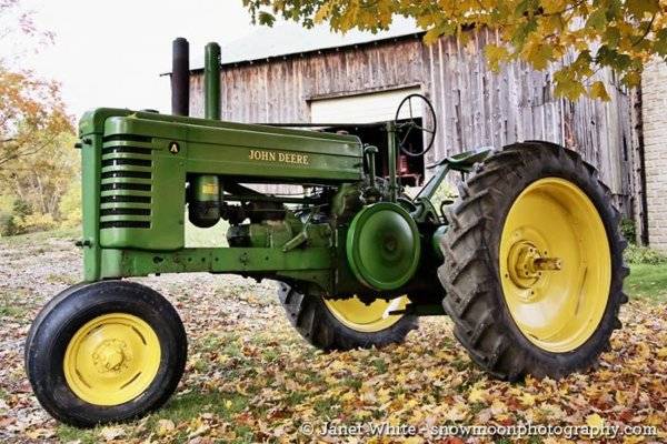 5c9913c9528945ca07f27f635dadc356--antique-tractors-vintage-tractors.jpg