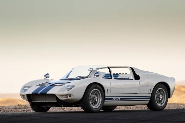 64 Shelby Ford GT-40 Roadster Prototype White.jpg