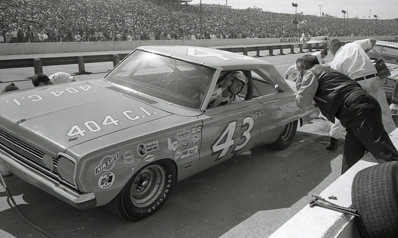 66 Belvedere Richard Petty Nasacar #43 Alanta 500 Pit Stop.jpg