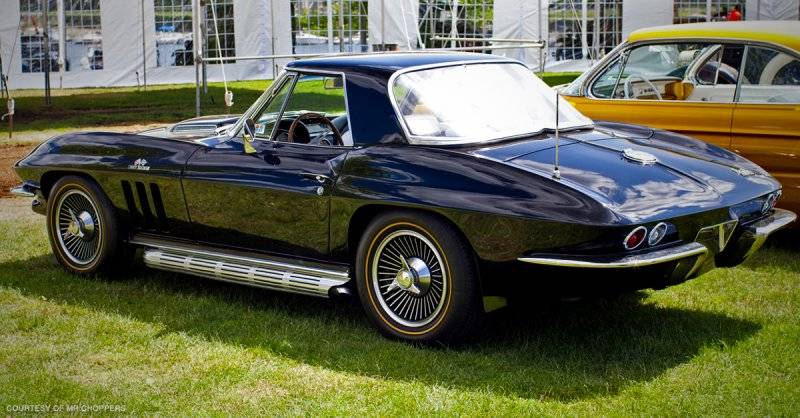 66 Corvette BBC black with sidepipes.jpg