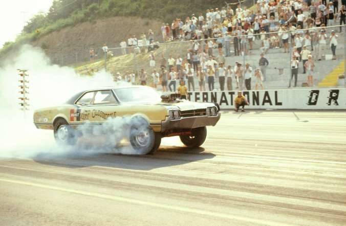 66 Olds 442 Hurst Olds 4wd burnout.jpg