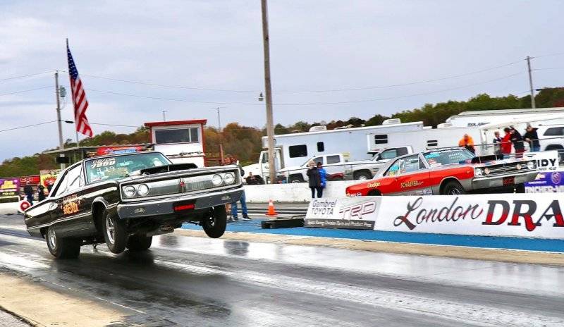 '67 Dodge Coronet 440 & '68 Dodge Dart.jpg