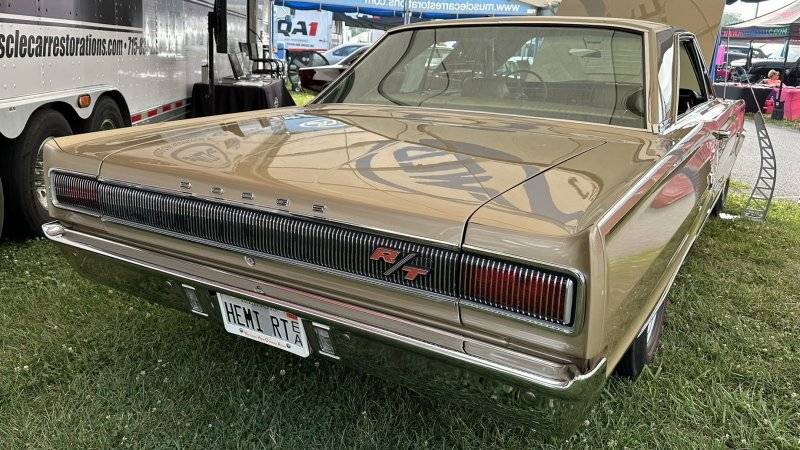 '67 Dodge Hemi Coronet RT (cpp).jpg