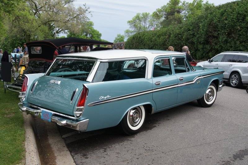 674 1959 Chrysler Windsor Town & Country.jpg